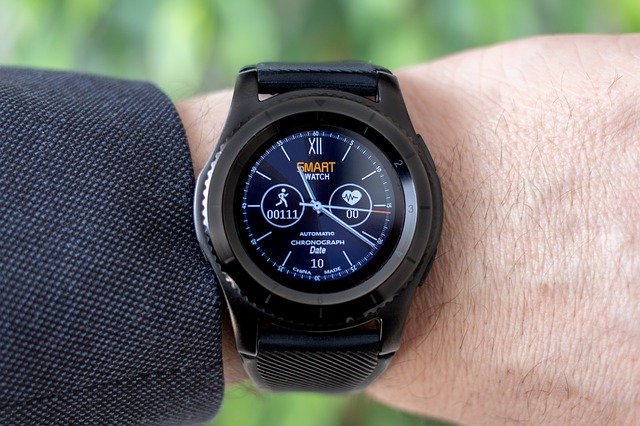 7 Things to Consider When Buying a Smartwatch Buying a Smartwatch